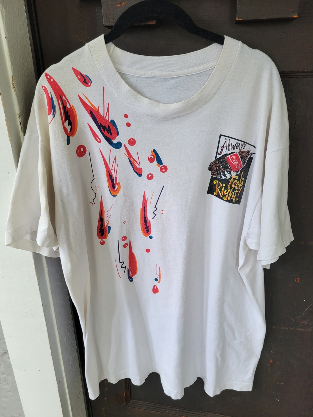 Vintage 80s 90s Coca Cola Always Feels Right Abstract Graphic Tee
